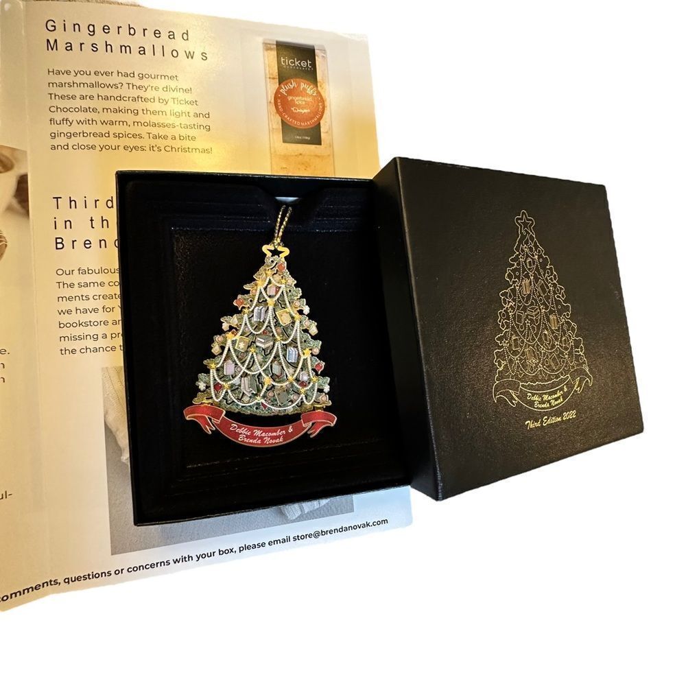 Brenda Novak Debbie Macomber The Christmas Spirit Limited Edition Book Box - Picture 6 of 8